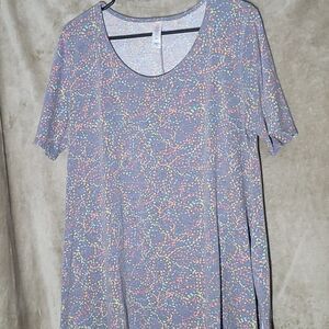 💛CLEARANCE💛 Lularoe Women's T-Shirt - SIZE M